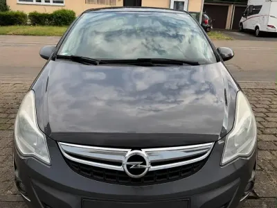 Gebraucht Opel Corsa 75 PS (55 kW) 2011 Schwarz Kleinwagen