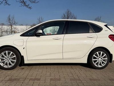 Gebraucht BMW 225 Active Tourer iPerformance 224 PS (164 kW) 2018 Weiß Van / Kleinbus