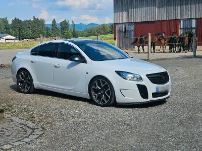 Gebraucht Opel Insignia OPC 325 PS (239 kW) 2011 Weiß Limousine