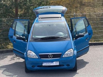 Usata Mercedes A160 Classic 102 CV (75 kW) 1998 Blu Monovolume