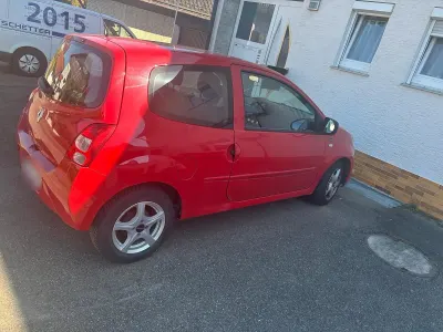 Gebraucht Renault Twingo 75 PS (55 kW) 2011 Rot Kleinwagen