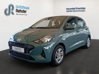 Gebraucht Hyundai i10 Select 63 PS (46 kW) 2025 Grün Kleinwagen