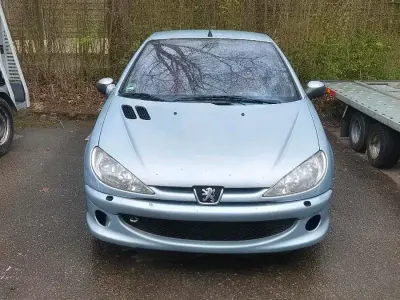 Gebraucht Peugeot 206 CC 109 PS (80 kW) 2003 Cabrio