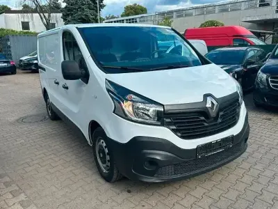 Gebraucht Renault Trafic Komfort 95 PS (69 kW) 2018 Weiß Van / Kleinbus