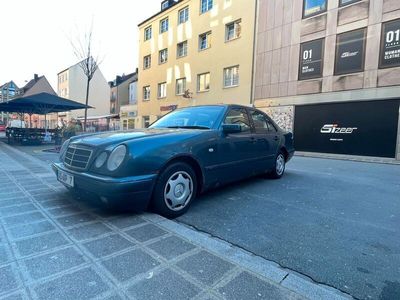 gebraucht Mercedes E200 CLASSIC