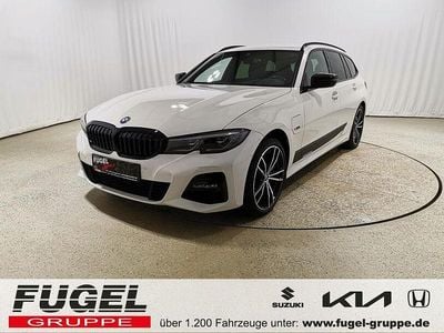 Gebraucht BMW 330e M Sport 292 PS (214 kW) 2022 Alpinweiss iii Kombi