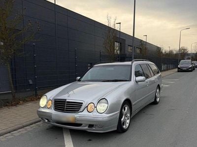 Gebraucht Mercedes E270 Avantgarde 170 PS (125 kW) 2002 Silber Limousine