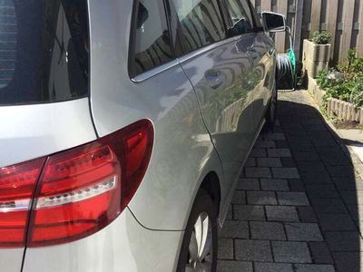 Mercedes B180