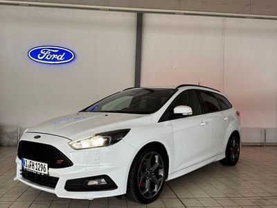Gebraucht Ford Focus ST 250 PS (183 kW) 2017 Weiß Kombi