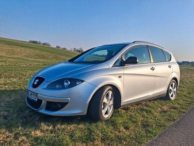 Gebraucht Seat Altea Comfort 125 PS (91 kW) 2009 Silber Van / Kleinbus