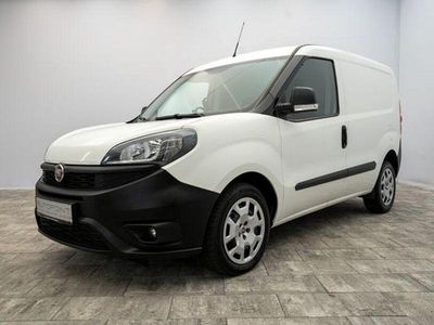 Usata Fiat Doblò 101 CV (74 kW) 2022 Bianco Monovolume