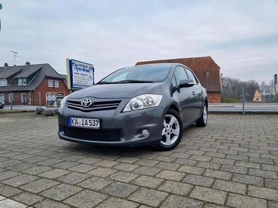 Grau Gebraucht 2010 Toyota Auris Kombi | 4.700 €