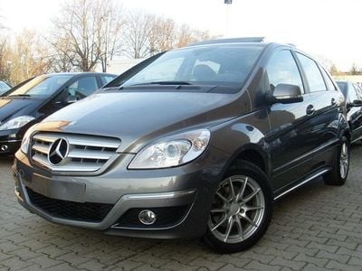 Gebraucht Mercedes B180 116 PS (85 kW) 2011 Grau Van / Kleinbus