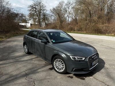 Second-hand Audi A3 Sportback e-tron Design 204 CP (150 kW) 2018 Gri Hatchback