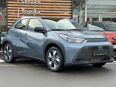 Neu Toyota Aygo X Active 116 PS (85 kW) 2026 Grau SUV