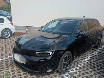 Gebraucht Opel Astra 131 PS (96 kW) 2024 Schwarz Kleinwagen