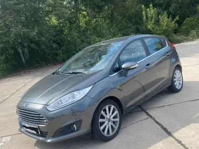 Gebraucht Ford Fiesta Titanium 101 PS (74 kW) 2015 Grau Kleinwagen