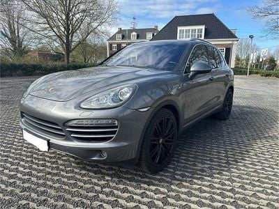Second-hand Porsche Cayenne 245 CP (180 kW) 2010 Argintiu SUV