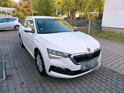 Używany Skoda Scala Cool Plus 95 KM (69 kW) 2020 Biały Hatchback