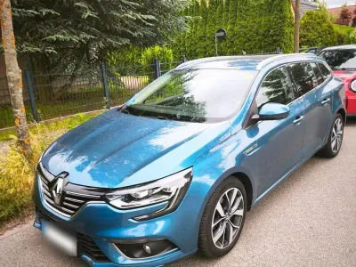 Gebraucht Renault Mégane GrandTour Bose Edition 131 PS (96 kW) 2017 Blau Kombi