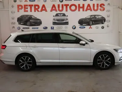 Gebraucht VW Passat Elegance 200 PS (147 kW) 2022 Weiß Kombi