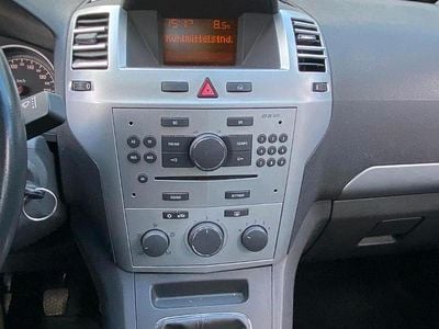 Gebraucht Opel Zafira 116 PS (85 kW) 2010 Silber Van / Kleinbus