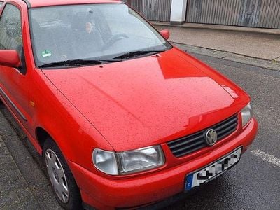 Rot Gebraucht 1998 VW Polo Basis Limousine | 650 € (Superpreis)