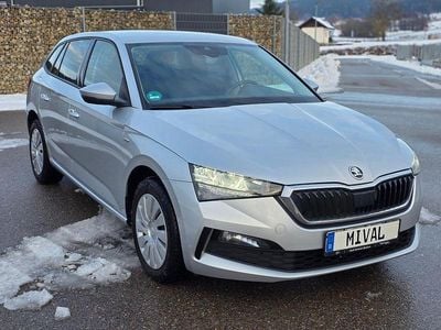 Silber Gebraucht 2020 Skoda Scala Business Line Kleinwagen | 7.900 €