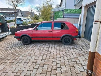 Begagnad VW Golf II 54 HK (39 kW) 1989 Röd Halvkombi