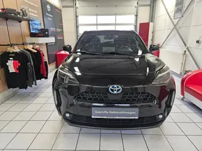 Gebraucht Toyota Yaris Hybrid Connect Style 116 PS (85 kW) 2022 Mysticschwarz mica