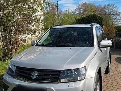 Gebraucht Suzuki Vitara 130 PS (95 kW) 2014 Silber SUV