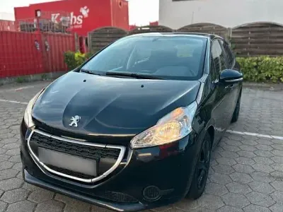Gebraucht Peugeot 208 68 PS (50 kW) 2012 Schwarz Kleinwagen