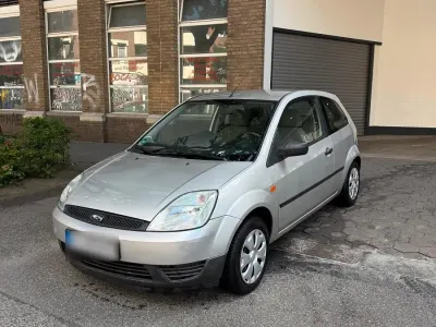 Gebraucht Ford Fiesta 80 PS (58 kW) 2003 Silber Kleinwagen