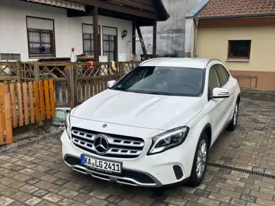 Gebraucht Mercedes GLA200 156 PS (114 kW) 2019 Weiß SUV