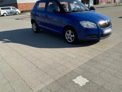 Gebraucht Skoda Fabia 60 PS (44 kW) 2009 Blau Kleinwagen