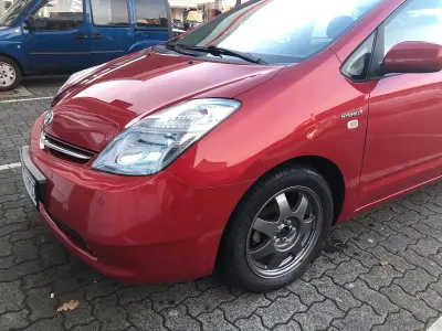 Käytetty Toyota Prius 77 HP (56 kW) 2008 Punainen Viistoperä