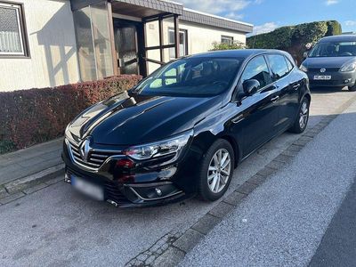 Begagnad Renault Mégane IV Intens 132 HK (97 kW) 2016 Svart Halvkombi