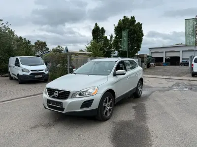 Używany Volvo XC60 Summum 215 KM (158 kW) 2012 Biały SUV