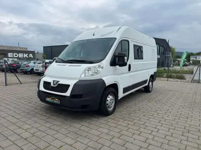 Gebraucht Peugeot Boxer 131 PS (96 kW) 2012 Lack weiss banquise/deckende Van