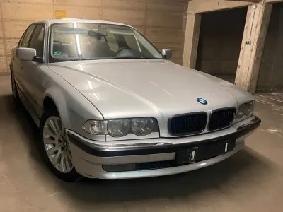 Käytetty BMW 728