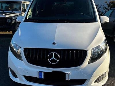 Weiß Gebraucht 2019 Mercedes V200 Van / Kleinbus | 29.000 €