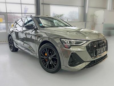 Grau Gebraucht 2022 Audi e-tron S-Line SUV | 36.900 € (Teuer)