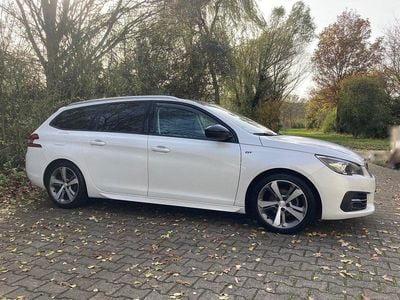 Gebraucht Peugeot 308 SW 131 PS (96 kW) 2019 Weiß Kombi