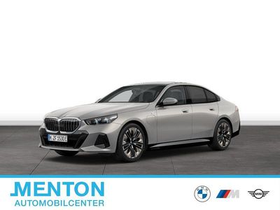 Gebraucht BMW 550e M Sport 489 PS (359 kW) 2025 Grau Limousine