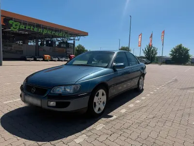 Gebraucht Opel Omega 136 PS (100 kW) 1999 Blau Limousine