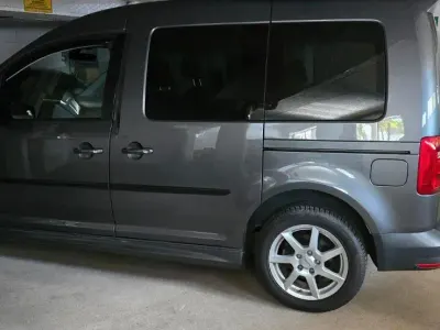 Używany VW Caddy Maxi Trendline 125 KM (91 kW) 2017 Szary Minivan