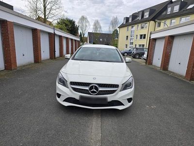 Usata Mercedes CLA200 180 CV (132 kW) 2015 Bianco Station wagon