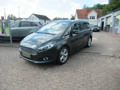 Gebraucht Ford S-MAX Business Edition 179 PS (131 kW) 2016 Grün Van / Kleinbus