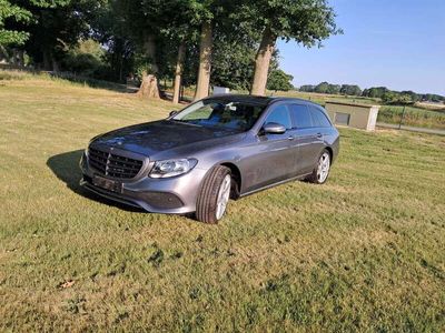 Mercedes E200