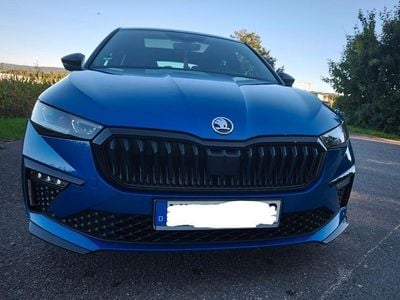 Blau Gebraucht 2024 Skoda Scala Monte Carlo Kleinwagen | 21.750 € (Fairer Preis)